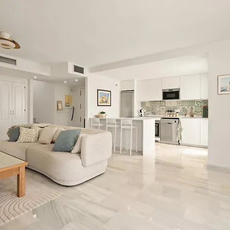 Naranjos 2br Rooftop Terrace & Mountain View * Marbella