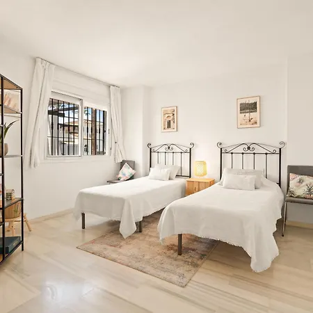 Naranjos 2br Rooftop Terrace & Mountain View Apartman